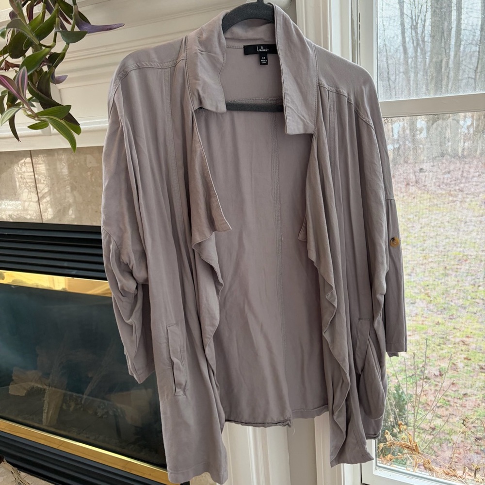 Lulu's oversized Soft Gray Collared lightweight jacket